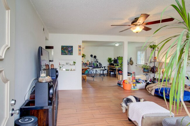 Foto del edificio - 830 Lafayette Rd