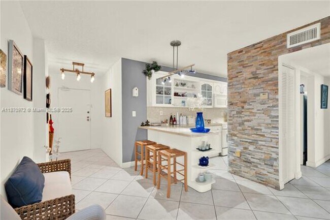 Foto del edificio - 5055 NW 7th St