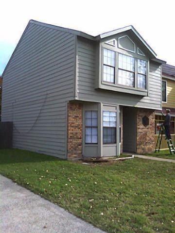 Foto del edificio - 1366 Old Jamestown Ct