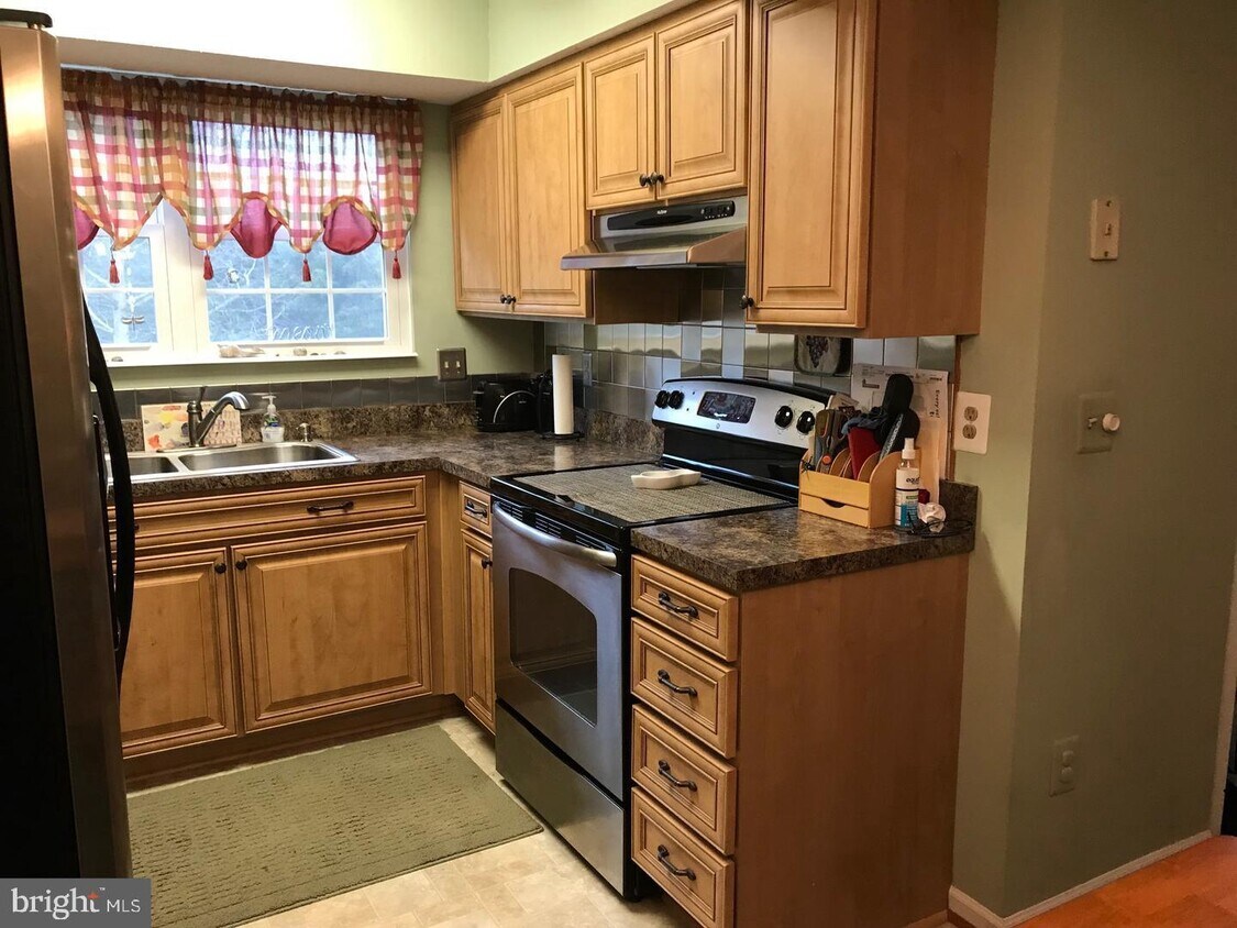 Foto principal - 9370 Caspian Way