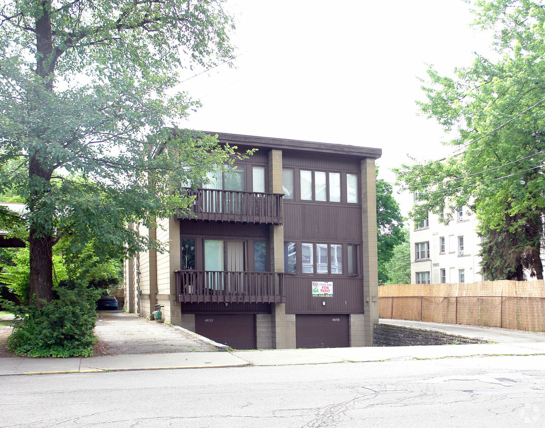 Foto del edificio - 4830-4832 Ellsworth Ave