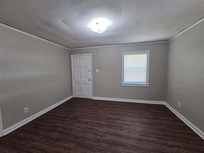 Building Photo - 802 N Dunlap St