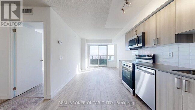 Photo du bâtiment - 1455 Celebration Dr