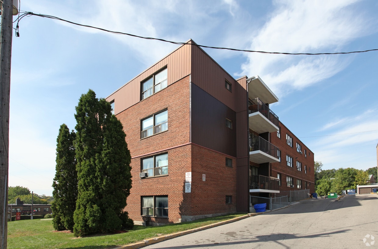 4080 Clearview Hts, Toronto, ON M6M 2A1 Apartments 4080 Clearview