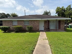 Building Photo - 3203 Cliffdale St