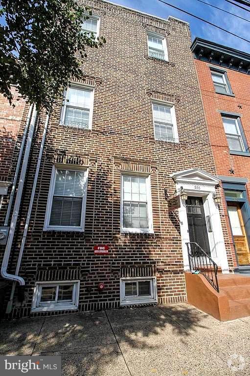 Building Photo - 974 N 5th St