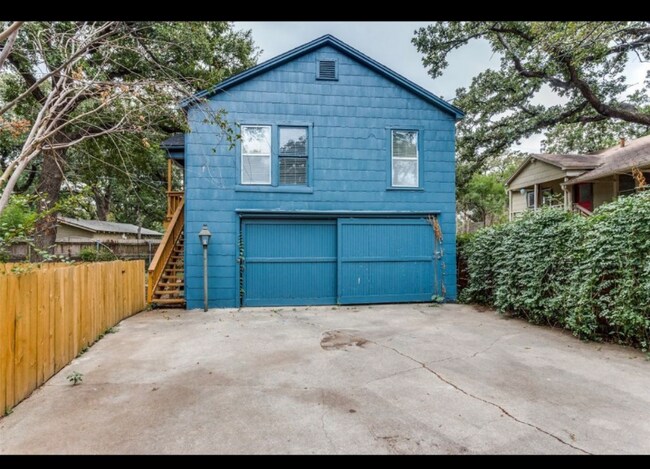 Building Photo - 2308 Aster Ave