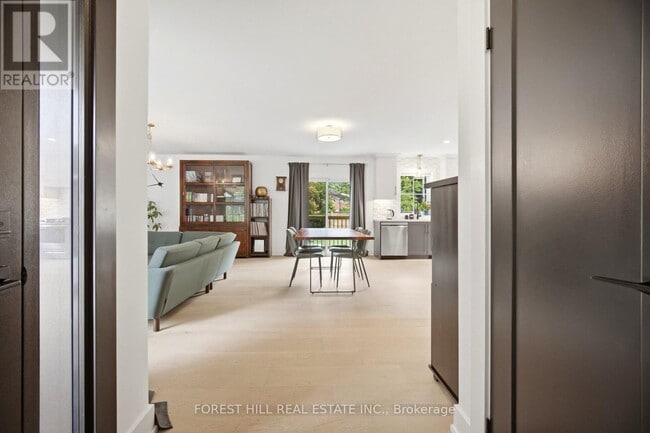 Building Photo - 20 Silverhill Dr