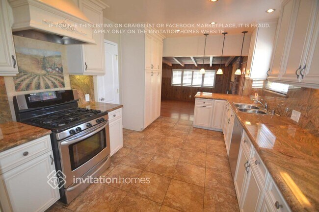 Foto del edificio - 14230 Enadia Way