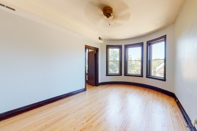 Foto del edificio - 2317 W Roscoe St