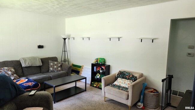 Building Photo - 1136 Briarcliff Ln