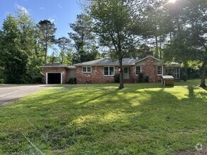 Building Photo - 147 Riverside Dr