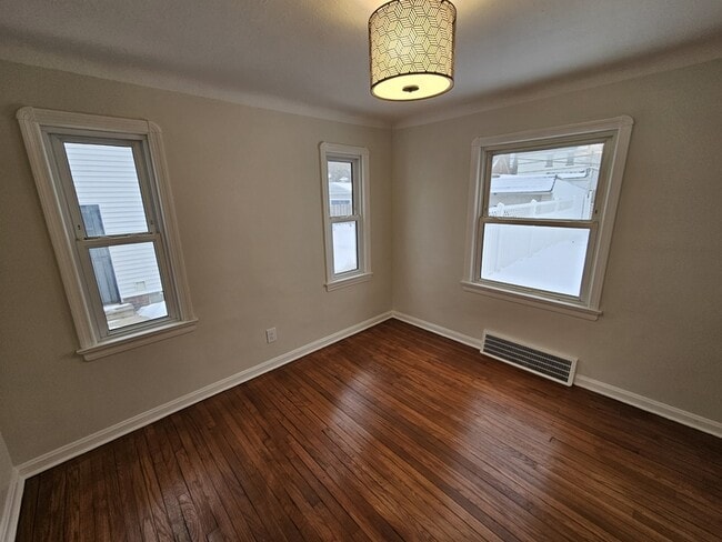 Building Photo - 13310 Thraves Rd