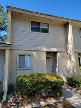 Building Photo - 3801 Crown Point Rd