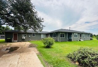 Building Photo - 2727 Nelga Rd