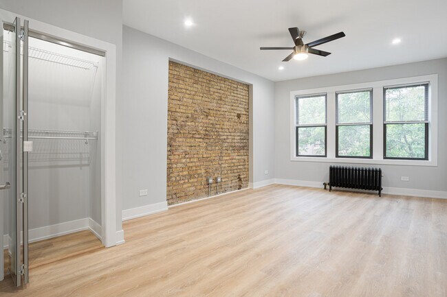 Building Photo - 1312 W Birchwood Ave