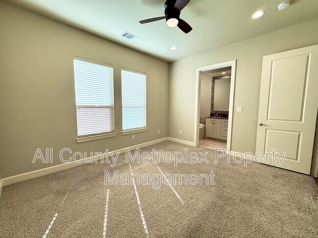 Building Photo - 7333 Valley View Ln