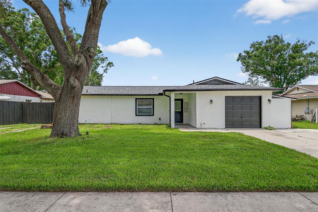 Foto principal - 17821 Morninghigh Dr