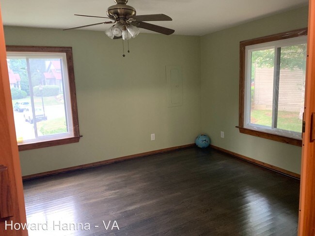 Building Photo - 3 br, 2.5 bath House - 313 Bridgewater Drive