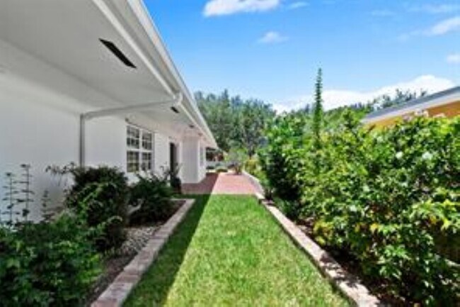 Foto del edificio - 2070 NE 54th Ct