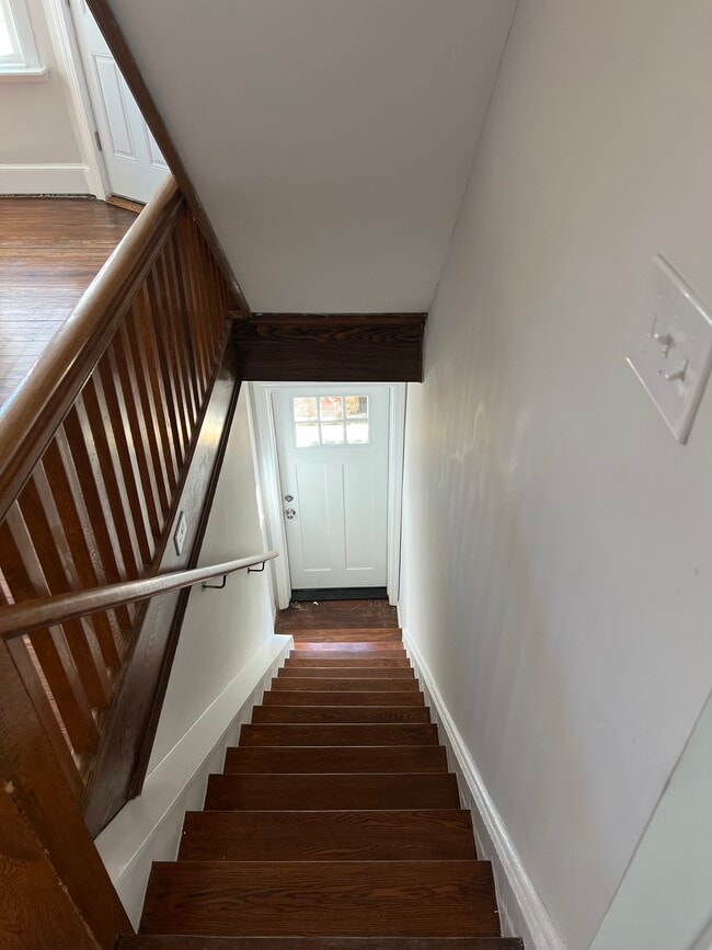 Entryway - 102 W 30th St