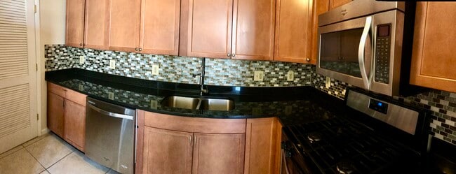 Kitchen - 526 St Paul St