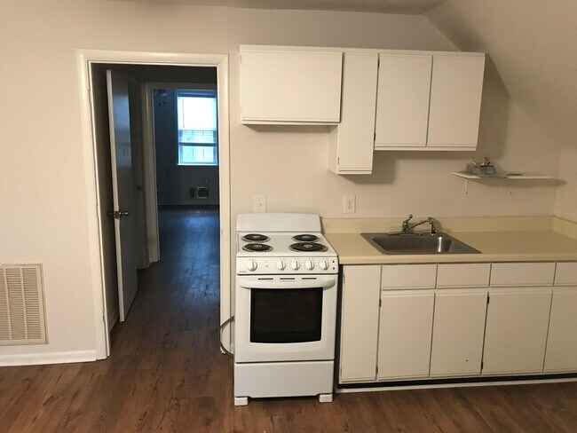 Building Photo - 95 Community Rd