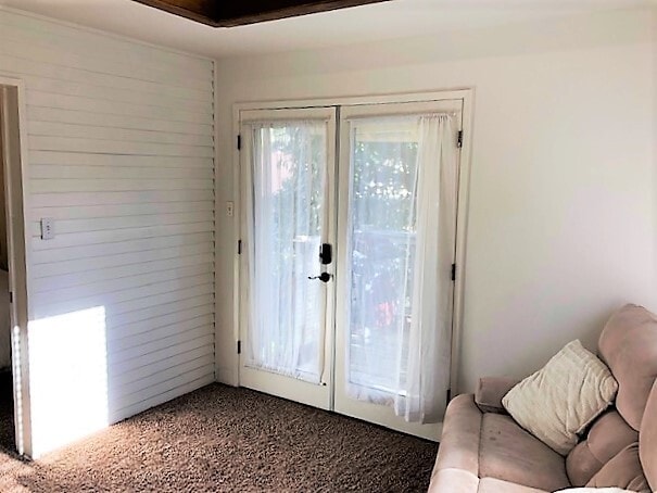 Building Photo - Stand-Alone Downtown Furnished Garden House