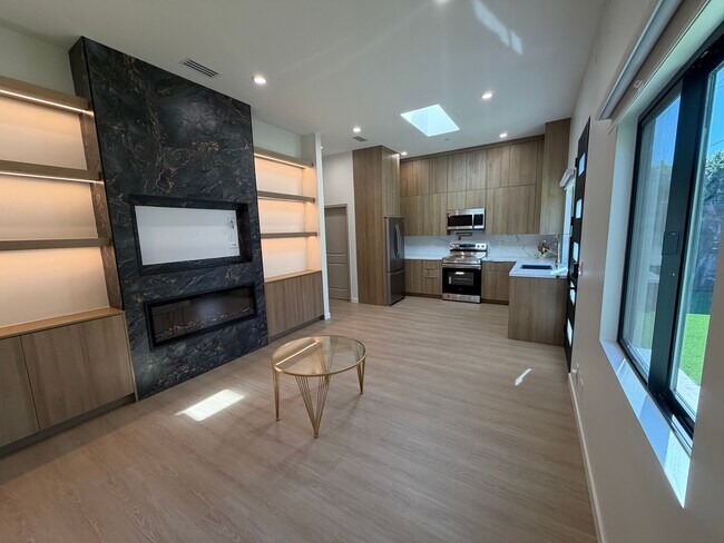 Foto del edificio - 5050 Louise Ave