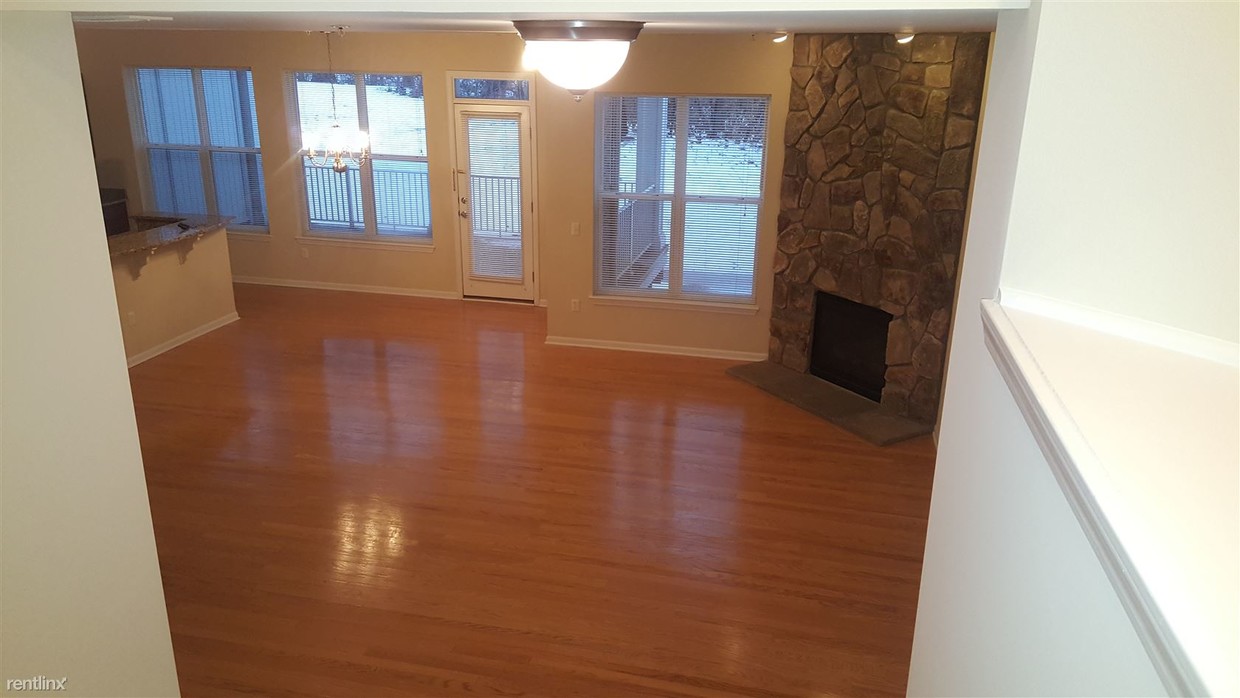 Primary Photo - 2 br, 2.5 bath Condo - 3105 Asher Rd