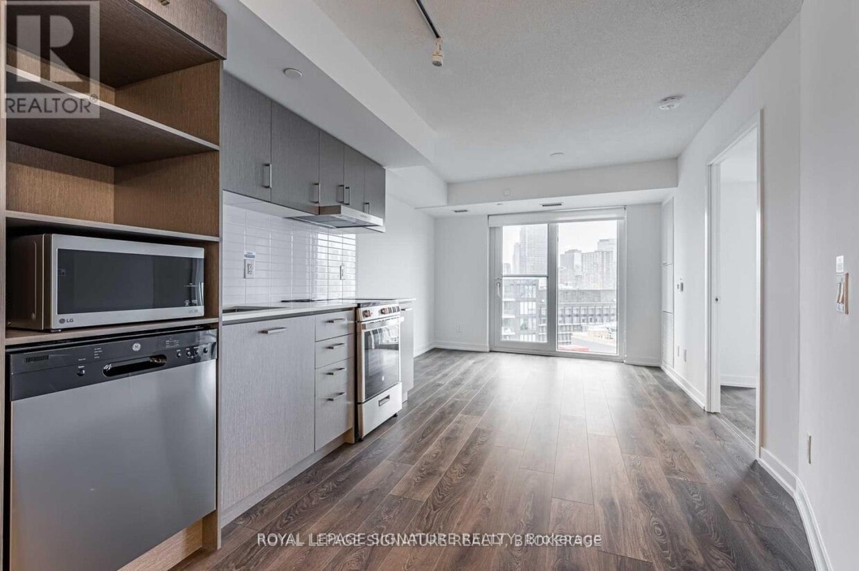 Primary Photo - 219 Dundas St E