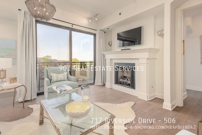 Photo - 717 Riverside Dr House