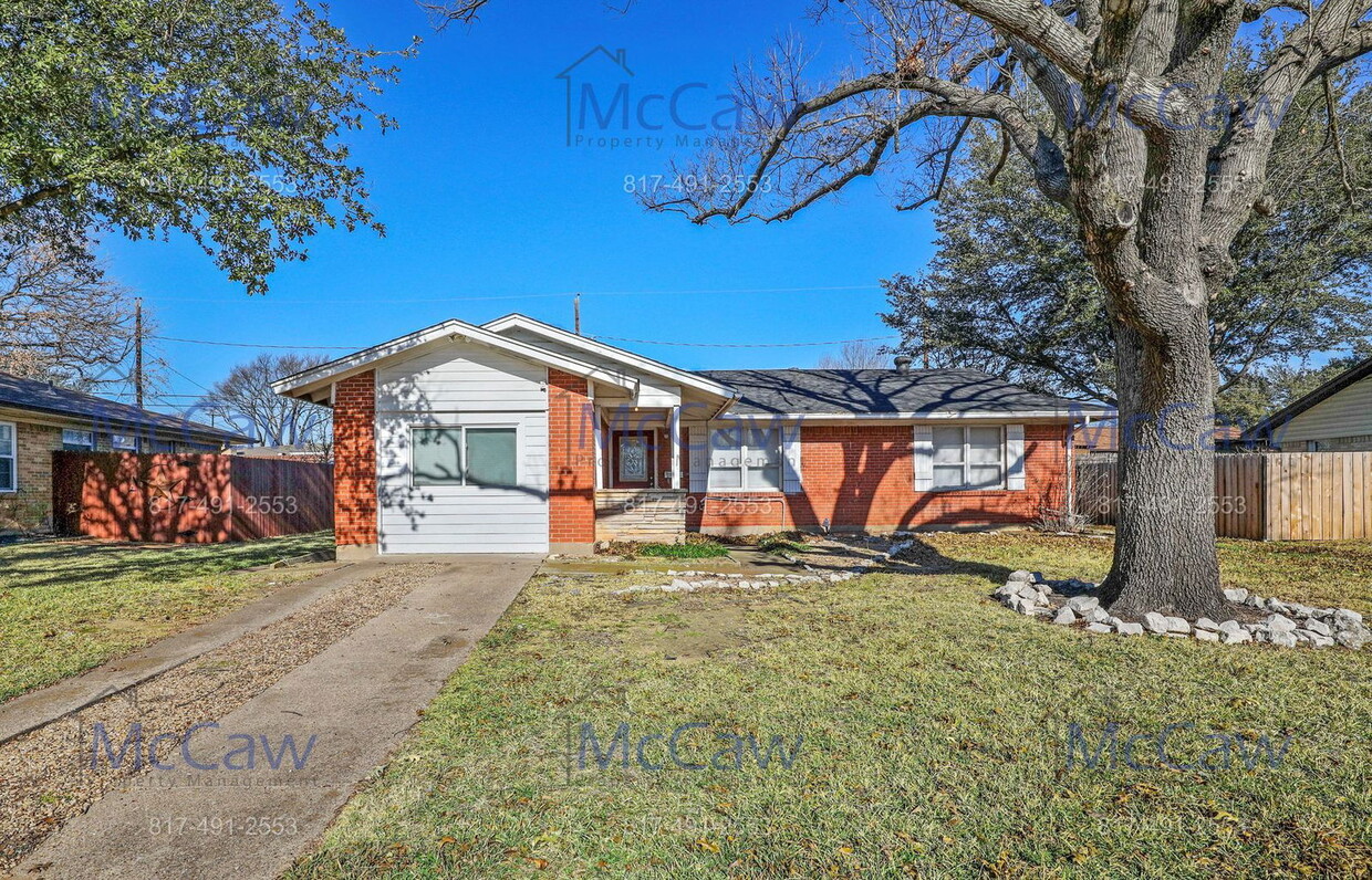 Primary Photo - 1911 Hillcrest Dr