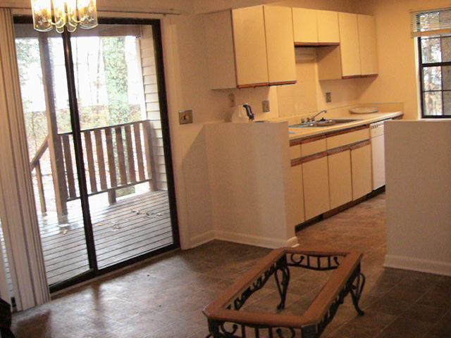 Building Photo - Duplex Near Priest lake