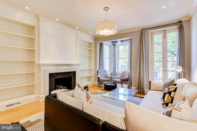 Foto del edificio - 3342 Prospect St NW