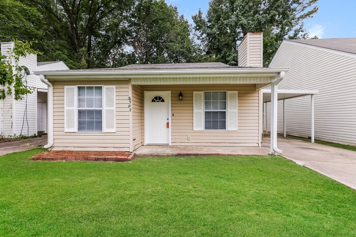 Primary Photo - 302 N Grove Cir