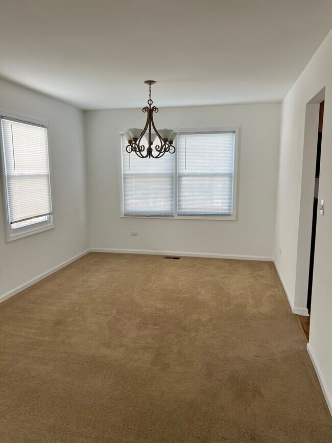 Foto del edificio - 1205 Monarch Ln
