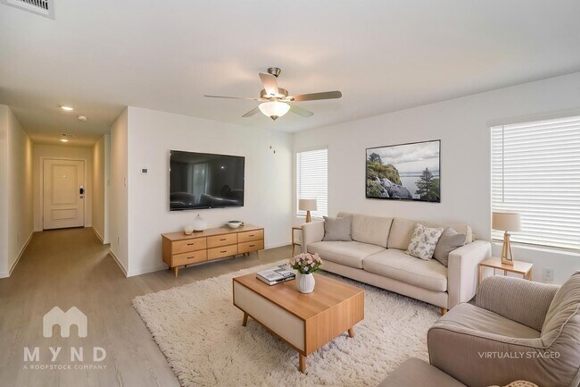 Foto del edificio - 2660 Mistwood Dr