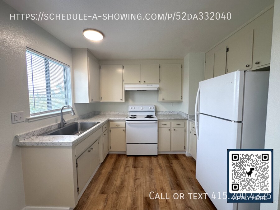 Foto principal - 102 E Bernal Dr