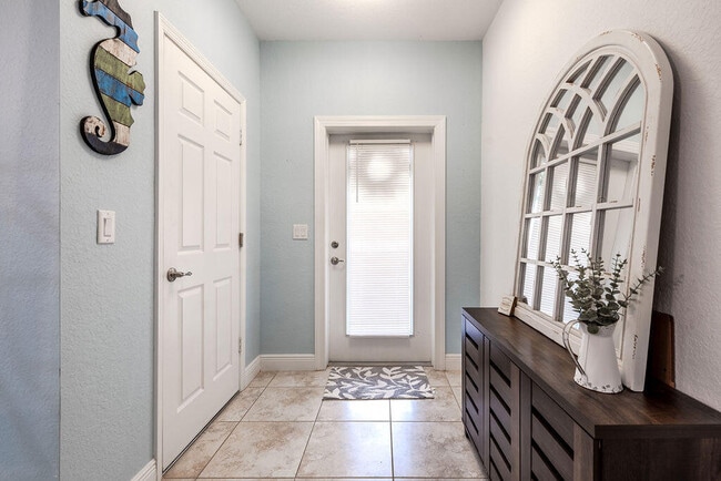 Building Photo - 941 Trailside Run