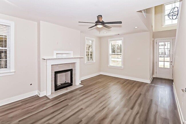 Building Photo - Newly built 5 bedroom 2 full and 2 half ba...