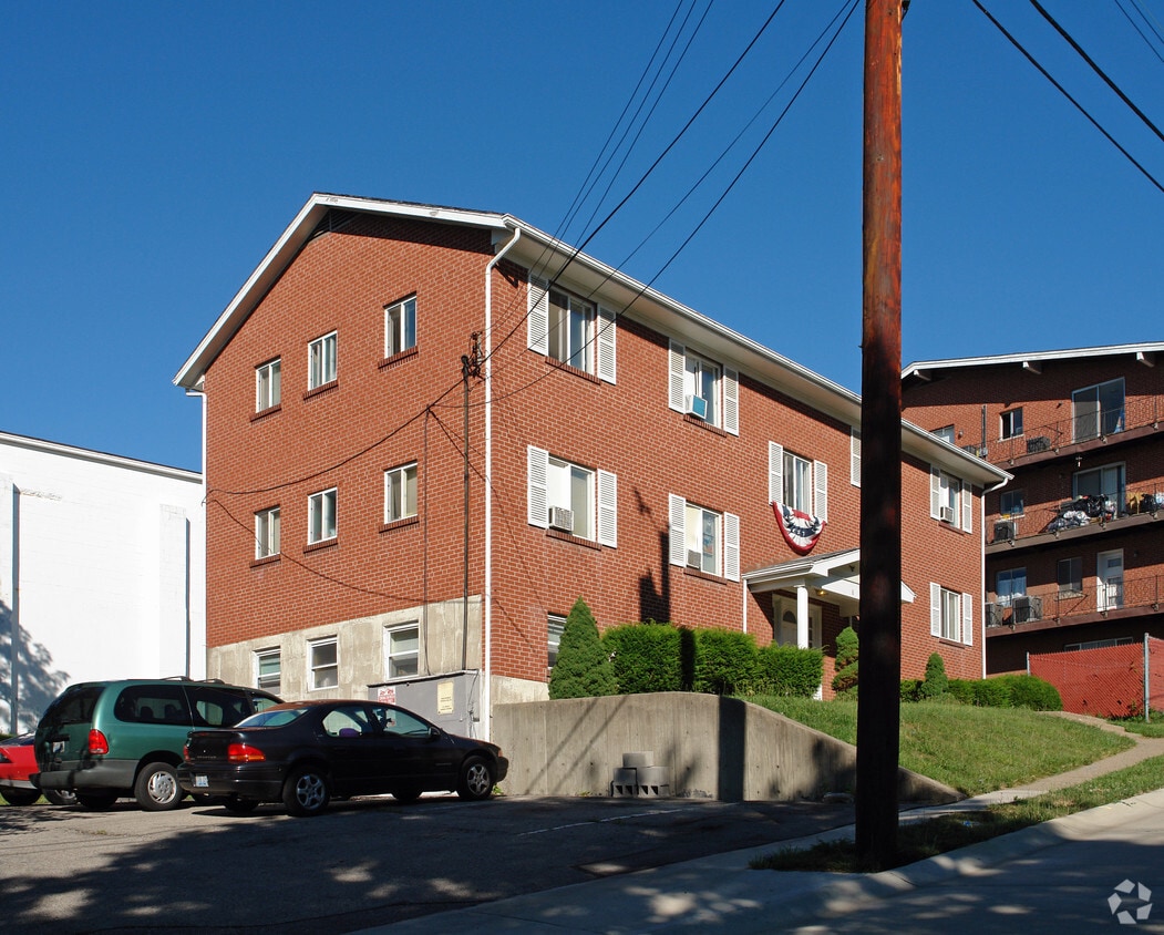 8 Bordeaux Dr, Newport, KY 41076 Apartments in Newport, KY