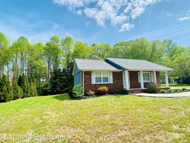 Foto del edificio - 2 br, 1 bath House - 216 Eastwood Dr