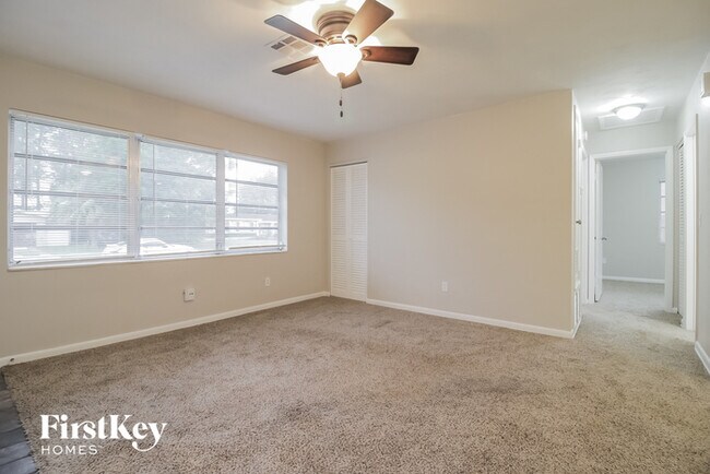 Building Photo - 1275 W Wellington Dr