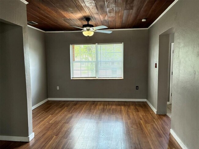 Foto del edificio - 1555 Michigan Ave