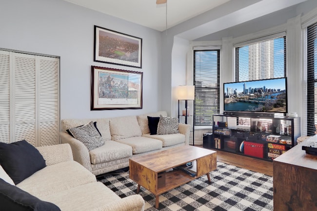 Photo - 165 W North Ave Apartment