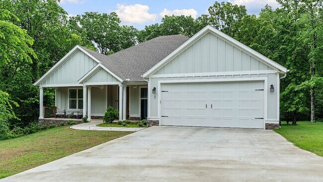 Building Photo - 3 Donington Cir