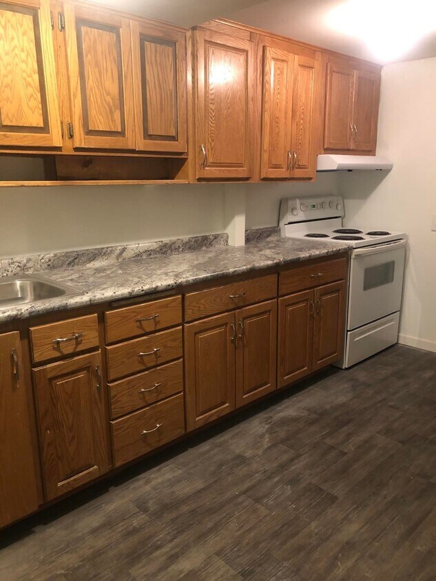 Kitchen - 305 3rd St SE