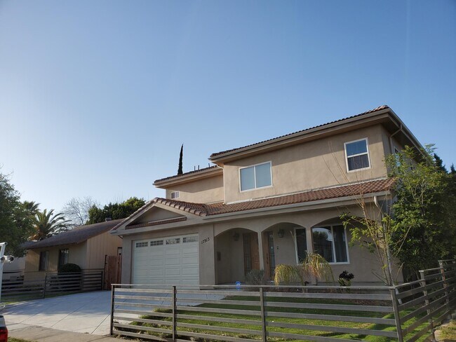 Foto del edificio - 17913 Tiara St