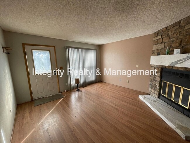 Building Photo - 2626 E Nichols Cir
